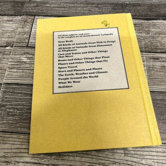 1980s Charlie Brown's Cyclopedia Featuring Planes Book Volume 6 - Picture 5 of 6